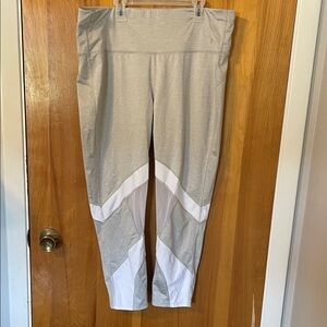 Xersion Gray Activewear Top